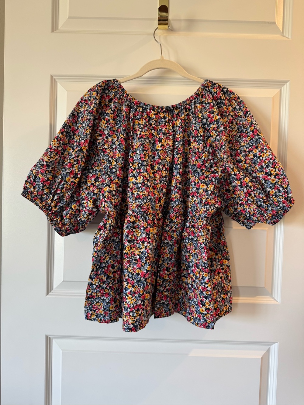 Old Navy Floral Print Puff-Sleeve Babydoll Top - Picture 4 of 9